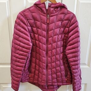 Marmot Womens Puffer Jacket in Berry
